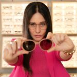 Alessandra Negrini Instagram - Se assim como a Ale você também AMA usar óculos, então a Ótica Chilli Beans é o seu lugar! Aqui a experiência é completa, com muito estilo, conforto, tecnologia, e sempre contando com as melhores lentes do mercado. Tá esperando o que? Vem pra cá! Quem você quer ser hoje? #ÓticaChilliBeans #QuemVocêQuerSerHoje #NovaEmbaixadora #AlessandraNegrini #ÓculosDeGrau #Estilo #Qualidade