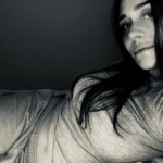 Alessandra Negrini Instagram – Eu não tenho muita paciência, as vezes eu acho tudo um pouco chato. Tenha uma boa noite e não leve tão a sério, é meu espírito gótico querendo brincar!