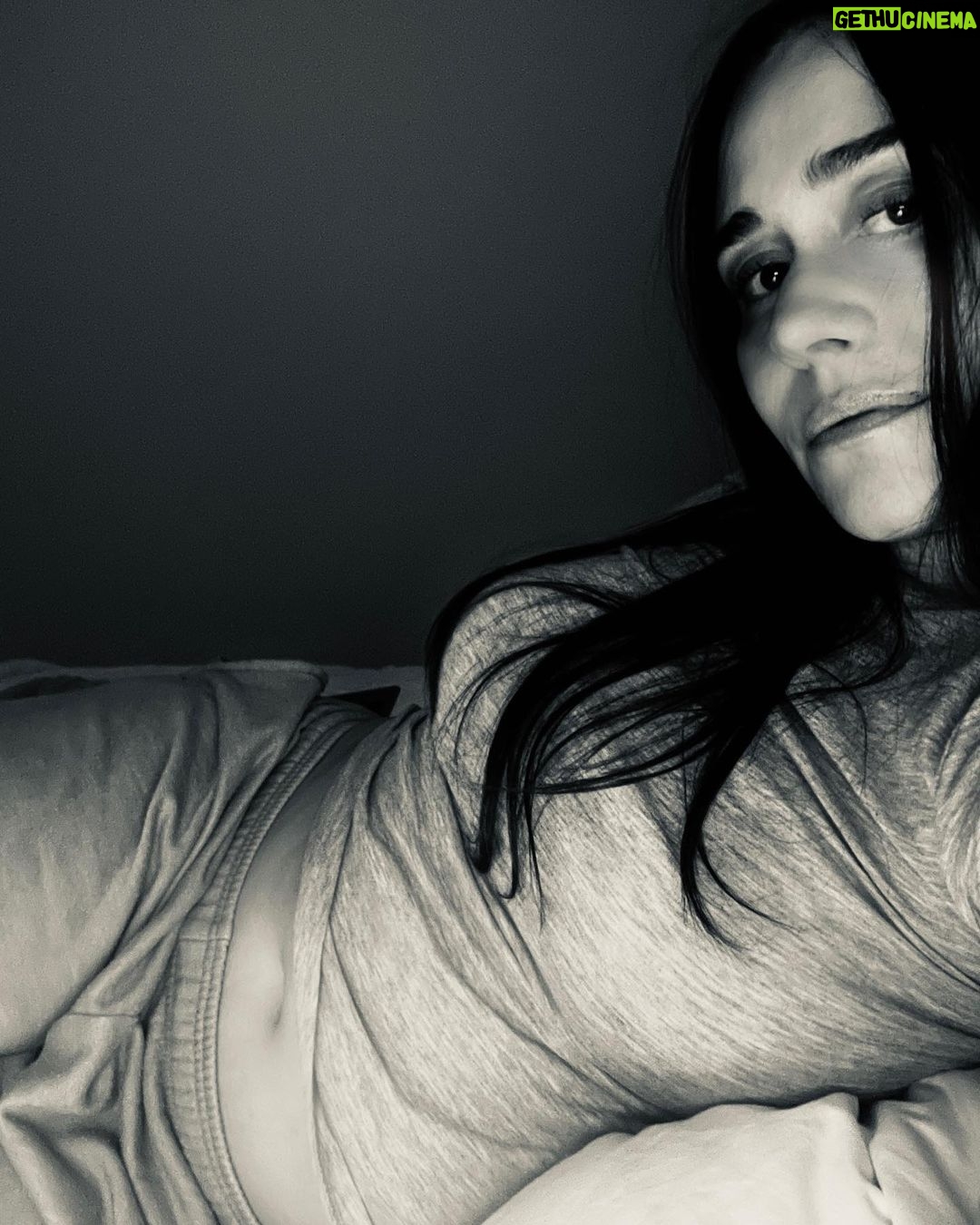Alessandra Negrini - 866.6K Likes - Eu não tenho muita paciência, as vezes eu acho tudo um pouco chato. Tenha uma boa noite e não leve tão a sério, é meu espírito gótico querendo brincar!