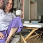 Alessandra Negrini Instagram - Entre a minha intimidade e o mundo lá fora, um abismo, mas a despeito da timidez, avanço. Importante abrir os olhos e olhar. Há amigos pelo caminho, graças a deus! E aquela vontadezinha no coração? Teimosa, é ela quem manda, eu só vou!😊 NY City