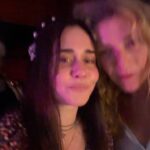 Alessandra Negrini Instagram - Entre a minha intimidade e o mundo lá fora, um abismo, mas a despeito da timidez, avanço. Importante abrir os olhos e olhar. Há amigos pelo caminho, graças a deus! E aquela vontadezinha no coração? Teimosa, é ela quem manda, eu só vou!😊 NY City