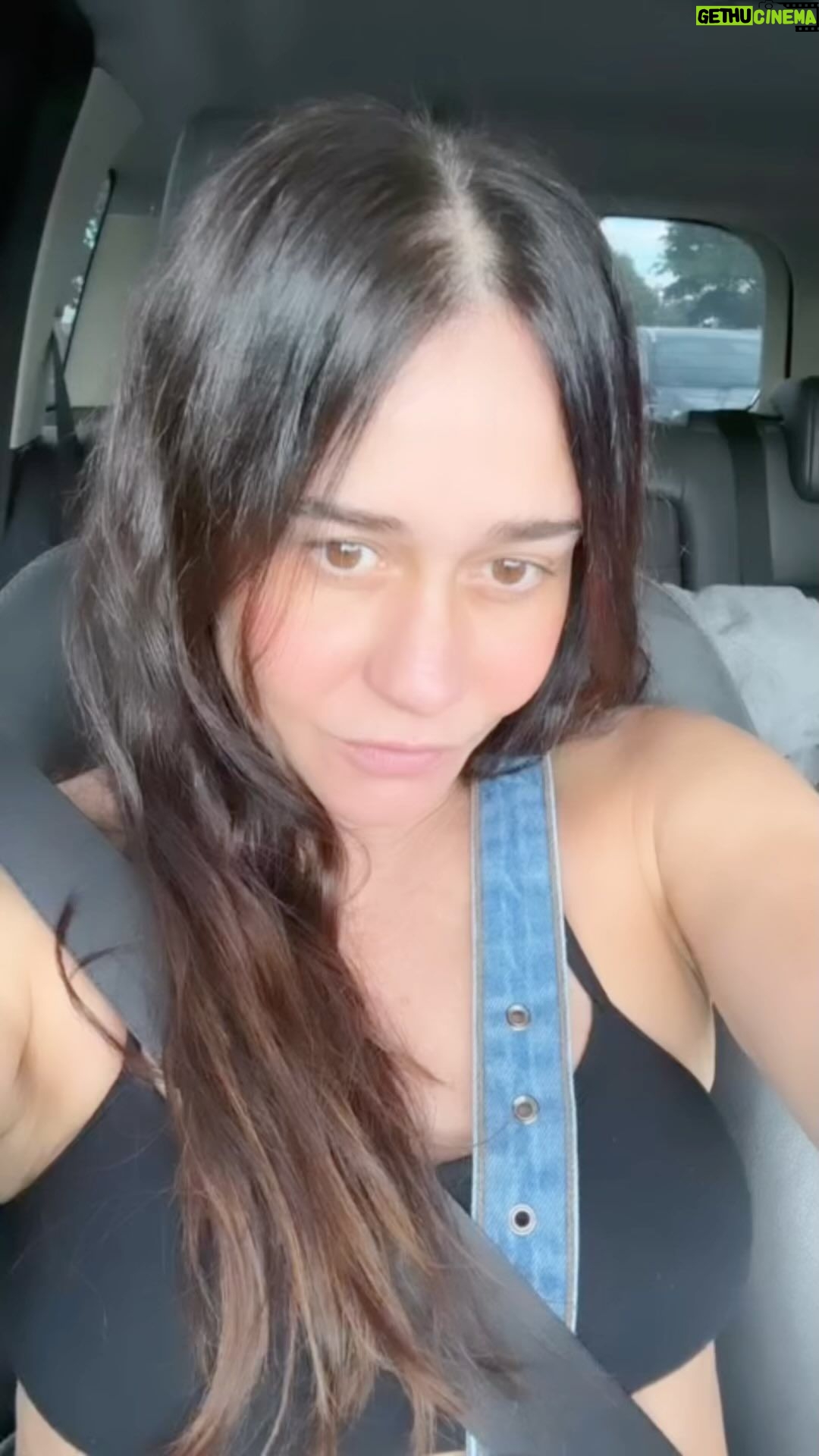 Alessandra Negrini Instagram - Quer dançar uma Valsa de 15 anos do Bloco Baixo Augusta no desfile comigo?💃🏻 🚨Presta atenção! Que à partir de amanhã 08/01 às 12h, começam as inscrições para os eleitos da primeira semana!!!! 👉🏻Já começa seguindo o @academicosdobaixoaugusta para ficar ligado em tudo! 1° Fase: 15 Embaixadores! Em cada uma das semanas que antecedem os 3 ensaios de domingo uma comissão avaliadora elegerá 5 Embaixadores, para ter acesso à àrea dos fundadores do respectivo ensaio da semana. Serão eleitos Embaixadores as 15 pessoas que postarem os vídeos mais criativos, tiverem mais engajamento nas redes sociais e comunidade, além de atenderem a todos os requisitos do concurso. COMO PARTICIPAR? 1 - Criar 1 vídeo autoral de até 20 segundos no formato vertical representando o tema do concurso: “Mostre que o Amor Resiste em SP para você”. 🫶🏻 2 - Postar no feed do seu Instagram marcando na postagem as hashtags: #resisteamoremsp #academicosdobaixoaugusta #blocobaixoaugusta15anos 3 - Preencher o formulário de inscrição corretamente no site www.resisteamoremsp.com 2° Fase: Na semana que antecede o domingo do nosso Desfile de Carnaval, a mesma comissão avaliadora escolherá entre os 15 Embaixadores eleitos na 1° Fase 1 para dançar uma valsa comigo, durante o Desfile do Bloco dia 4 de Fevereiro!!! Verifique os períodos de inscrição e todas as condições do concurso no regulamento disponível no site (www.resisteamoremsp.com) Vamos dançar uma valsinha? 💃🏻💃🏻💃🏻