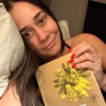 Alessandra Negrini Instagram - Gostando muito! Livro importante. “um defeito de cor” de @ana.maria.goncalves_ Quem já leu?