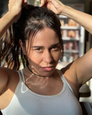 Alessandra Negrini Instagram - 🏋️‍♀️Já treinou hoje? Bora lá? Só começar que a preguiça passa.