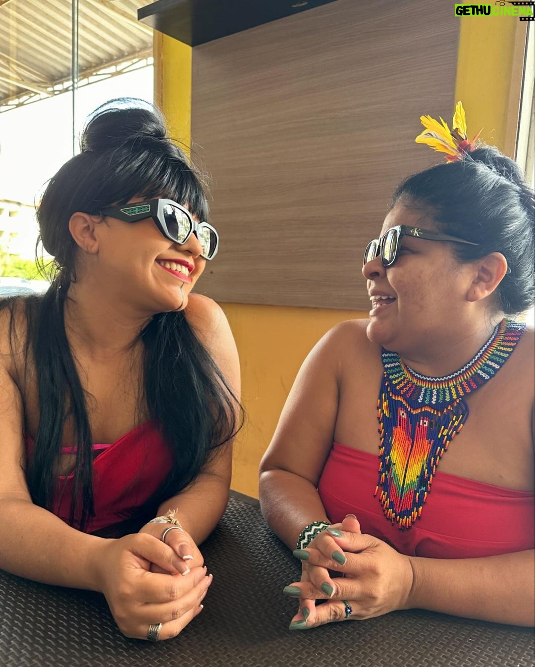 Alessandra Negrini Instagram - Bom dia, minha gente! To aqui no Maranhão , terra que eu amo, na maior felicidade de estar na companhia dessas guerreiras maravilhas! @guajajarasonia @celia.xakriaba ! Parabéns, ministra, feliz aniversário!👏🏻👏🏻❤️A viagem ta só começando!