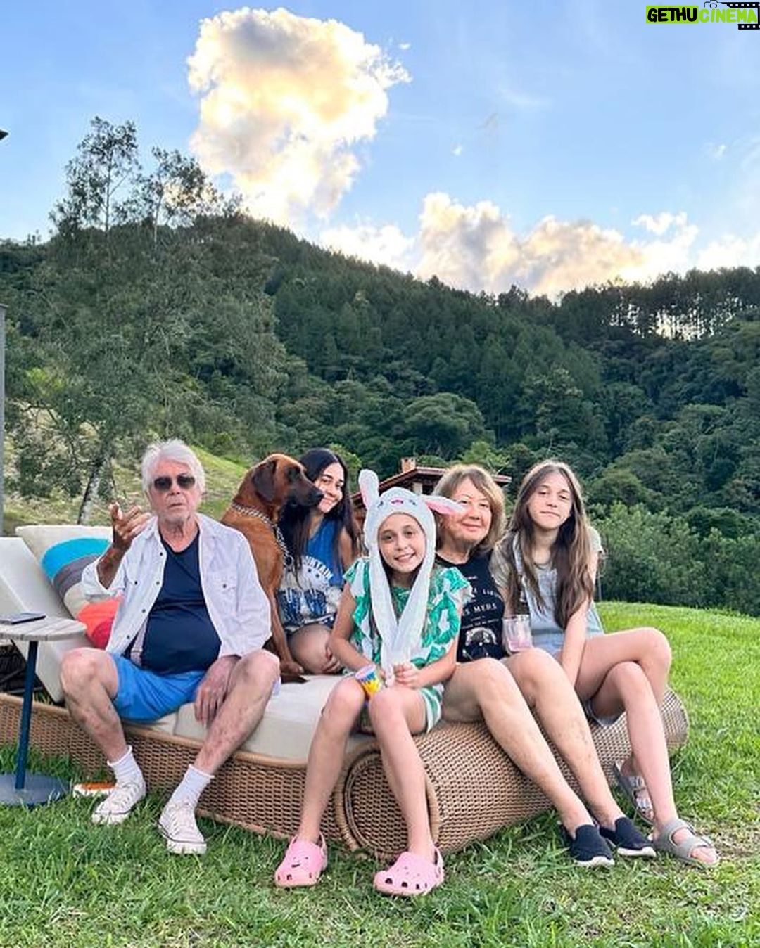 Alessandra Negrini Instagram - To de tia Ale , aqui! Gostosura! Feliz Natal!
