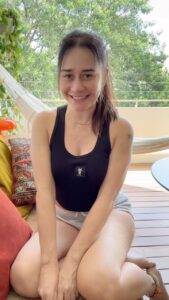Alessandra Negrini Instagram - Qual o rolê de hoje? Conta aqui.👇🏻