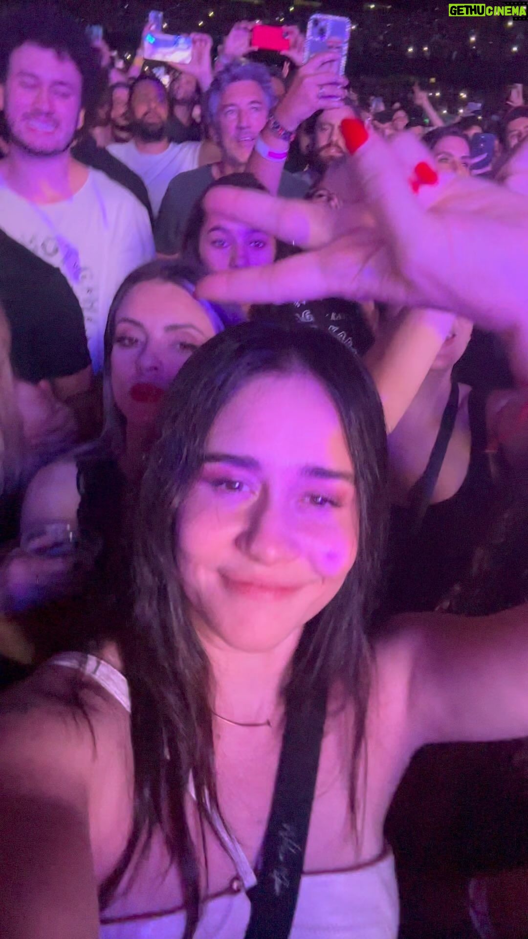 Alessandra Negrini Instagram - Ontem fui ver os gatos🎸🌶️ @chilipeppers