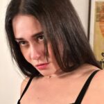 Alessandra Negrini Instagram - O olhar do espelho. A gente representa, o que não deixa de ser verdade. Vale a vontade de ser alguma coisa a mais. Ninguém tem tanta certeza assim. A gente inventa. 8 de novembro, 22:01