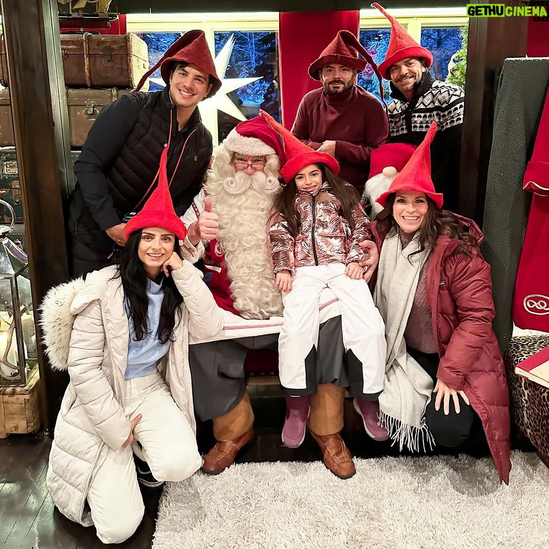 Alessandra Rosaldo Instagram - Β‘Feliz Navidad! Merry Christmas! ππ π
πΌπβ₯οΈβ¨βοΈ Rovaniemi, Finland