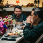 Alessandra Rosaldo Instagram - No siempre podemos cenar juntos el 24 y justo este año andaremos regados por todas partes 🤷🏻‍♀️😓 Pero cuando eso sucede, organizamos nuestra cena navideña en otra fecha, lo importante es el tiempo que pasamos juntos, las carcajadas y las memorias de una Navidad más en familia 💫🎄🎅🏼♥️🌟