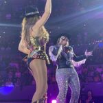 Alessandra Rosaldo Instagram - #photodump de la vigésima @arenacdmx del @90spoptour ¡Qué gozadera! ¡Qué privilegio! ¡Qué diversión! ¡Qué honor! Como siempre, es una delicia compartir el escenario con cada uno de mis compañeros y doble delicia compartir con los que se van sumando. Gracias infinitas @rebeca_music @bennyibarra @fey @lavillarrealmx @elcirculomusic @patriciamanterola ¡larga Vida al @90spoptour! 💥💥💥🌟🌟🌟🎉🎉🎉🌈🌈🌈💃🏻💃🏻💃🏻🕺🏻🕺🏻🕺🏻🎤🎤🎤🎹🎹🎹🎼🎼🎼 Arena CDMX