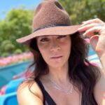 Alessandra Rosaldo Instagram – Como que me ando enamorando de los sombreros, ¿alguna recomendación de tiendas o marcas que les gusten? Soy nueva y no sé por dónde empezar🤷🏻‍♀️

#hatsaremynewthing #inlovewithhats