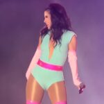 Alessandra Rosaldo Instagram - La magia de Barbie llega al @90spoptour con @alexrosaldo nuestra “Barbie Cantante”. 💗👩🏻 ¿Están listos para la siguiente parada del @90spoptour en León este 05 de Agosto? ✨ 🎟️ Consigue tus boletos ahora: linktr.ee/sentidosopuestos