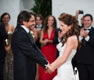 Alessandra Rosaldo Instagram - ¡Una mil millones de veces sí! Contigo sí. Para siempre sí. 
Feliz Aniversario amor mío @ederbez ♥️♥️♥️♥️♥️ Te amo con toda mi alma #11añosdecasados #happyanniversary #happy11thAnniversary #11yearsofmarriage💍 #felizaniversario💍#aniversariodebodas