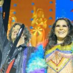 Alessandra Rosaldo Instagram - Se acaba el #pridemonth Pero sus colores, sus sonrisas y su libertad continuarán esparciendo amor por doquier 💜💙💚💛🧡❤️ ¡Gracias por permitirnos celebrarte y cantar contigo a todo pulmón! Aquí estamos y aquí estaremos cerquita de ti. #loveislove #lovewins #pride #pridemonth