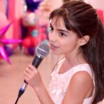 Alessandra Rosaldo Instagram – ¡Feliz Cumpleaños Aitana! Hoy celebramos, bendecimos y agradecemos tu vida deseando que siempre esté iluminada y llena de bendiciones. Te amamos con toda el alma y con toda la fuerza de nuestros corazones ♥️♥️♥️ ¡Felices 9 años princesita hermosa! 🎉🎉🎉🎁🎁🎁🎈🎈🎈🌟🌟🌟💥💥💥🌈🌈🌈✨✨✨

Happy Birthday to the most amazing, joyful, adventurous, kind, fun, noble and beautiful girl in the world! You are the joy of my life and the most beautiful dream come true✨ I am in constant awe of your spirit, intelligence and strength. I am so proud of you and so deeply grateful and honored to be your mom. I love you beyond words. Happy Birthday Aitana! I♥️U

Gracias @projects_by_claudia por ayudarnos a organizar la fiesta perfecta de baile y karaoke para Aitana 🪩🎤💃🏻🎶 Los Angeles, California