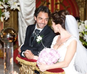 Alessandra Rosaldo Instagram - ¡Una mil millones de veces sí! Contigo sí. Para siempre sí. 
Feliz Aniversario amor mío @ederbez ♥️♥️♥️♥️♥️ Te amo con toda mi alma #11añosdecasados #happyanniversary #happy11thAnniversary #11yearsofmarriage💍 #felizaniversario💍#aniversariodebodas