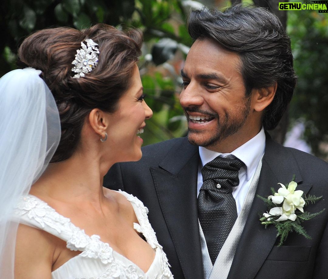 Alessandra Rosaldo - 331.8K Likes - ¡Una mil millones de veces sí! Contigo sí. Para siempre sí.
Feliz Aniversario amor mío @ederbez ♥️♥️♥️♥️♥️ Te amo con toda mi alma #11añosdecasados #happyanniversary #happy11thAnniversary #11yearsofmarriage💍 #felizaniversario💍#aniversariodebodas