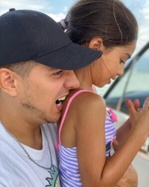 Alessandra Rosaldo Instagram - ¡Muy feliz cumpleaños al hermano más cool y talentoso del mundo mundiaaaaal! Gracias por ser el que se ríe, canta, baila, juega, toca el piano, la guitarra, el saxofón, compone canciones y además es el rey de los videojuegos! Gracias por ser todo eso y más para Aitana y para toda la familia, ¡te amamos con todo el corazón! Happy Birthday!!! 🎉🎉🎉🎂🎂🎂🥳🥳🥳🎈🎈🎈🎁🎁🎁🎊🎊🎊💥💥💥🌈🌈🌈

Happiest of birthdays to the coolest big brother in the world who sings, dances, plays guitar, saxophone, piano, writes amazing songs and is a video game champion!!! You truly are a gem of a brother, son, friend and talent altogether, we love you with all our hearts ♥️♥️♥️♥️♥️🎉🎉🎉🎉🎉🎂🎂🎂🎂🎂