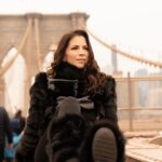 Alessandra Rosaldo Instagram - Solo estuve día y medio en NY, ¡pero aproveché hasta el último segundo! Gracias infinitas a todos los que nos acompañaron en el concierto de @90spoptour que por primera vez llegó a NYC y gracias por regalarnos una noche inolvidable! #weshallreturn #ilovenyc❤️ #BrooklynBridge #ManhattanBridge 📸 @memorick_photography Hair @bernardojavier6 Makeup @lilianafelixmaquillaje Abrigo @merkaba_mx New York City