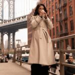 Alessandra Rosaldo Instagram - Solo estuve día y medio en NY, ¡pero aproveché hasta el último segundo! Gracias infinitas a todos los que nos acompañaron en el concierto de @90spoptour que por primera vez llegó a NYC y gracias por regalarnos una noche inolvidable! #weshallreturn #ilovenyc❤️ #BrooklynBridge #ManhattanBridge 📸 @memorick_photography Hair @bernardojavier6 Makeup @lilianafelixmaquillaje Abrigo @merkaba_mx New York City