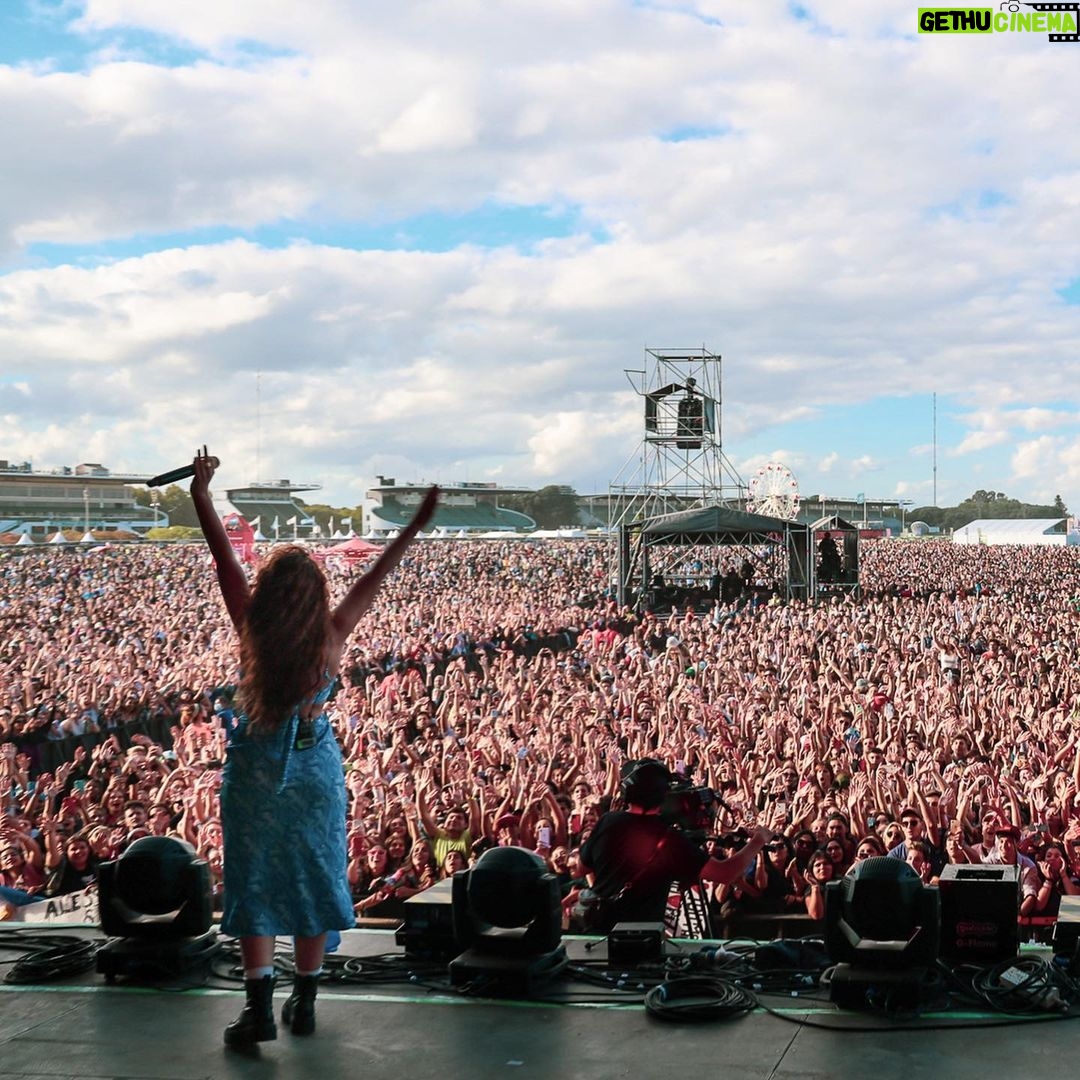 Alessia Cara Instagram - the run of a lifetime was a year ago. South America, what a time❣️ can’t wait to come back.
