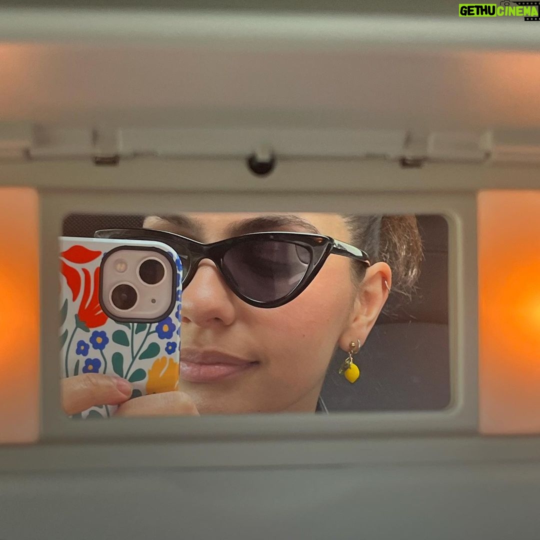 Alessia Cara Instagram - organic stacka tacka