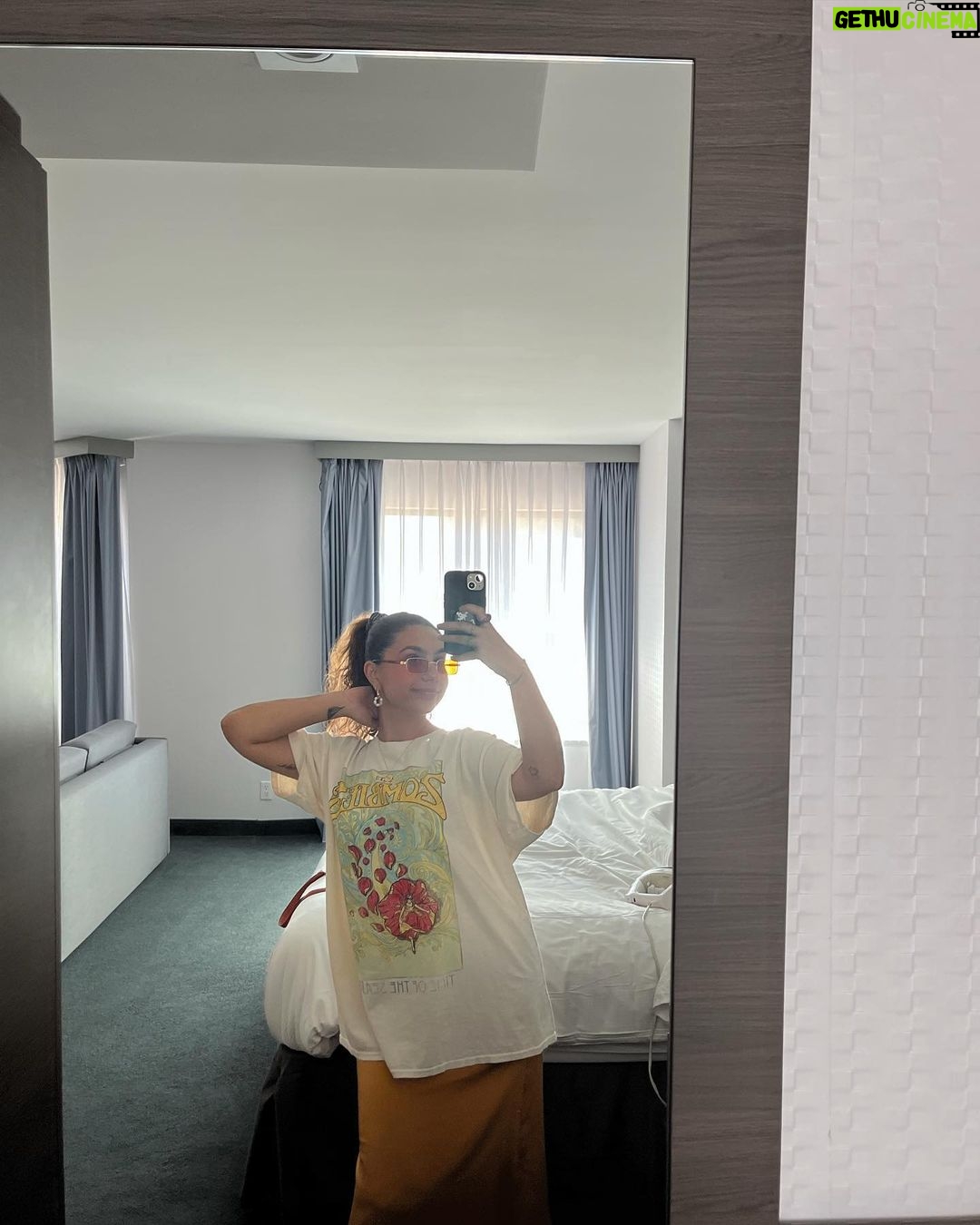Alessia Cara Instagram - badabing badaboom same old