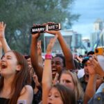 Alessia Cara Instagram - @calgarystampede what a joy to play for you!!!! wild. so many hats ❣️(pics by queenie: @livaita)