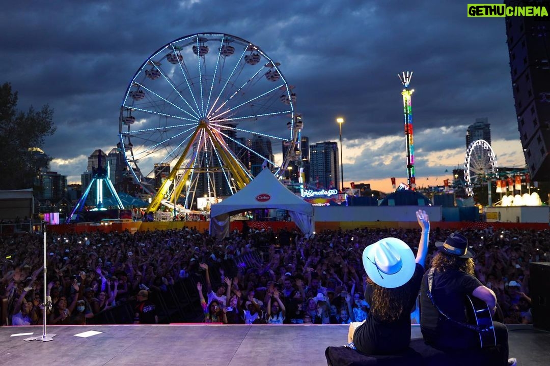 Alessia Cara Instagram - @calgarystampede what a joy to play for you!!!! wild. so many hats ❣️(pics by queenie: @livaita)