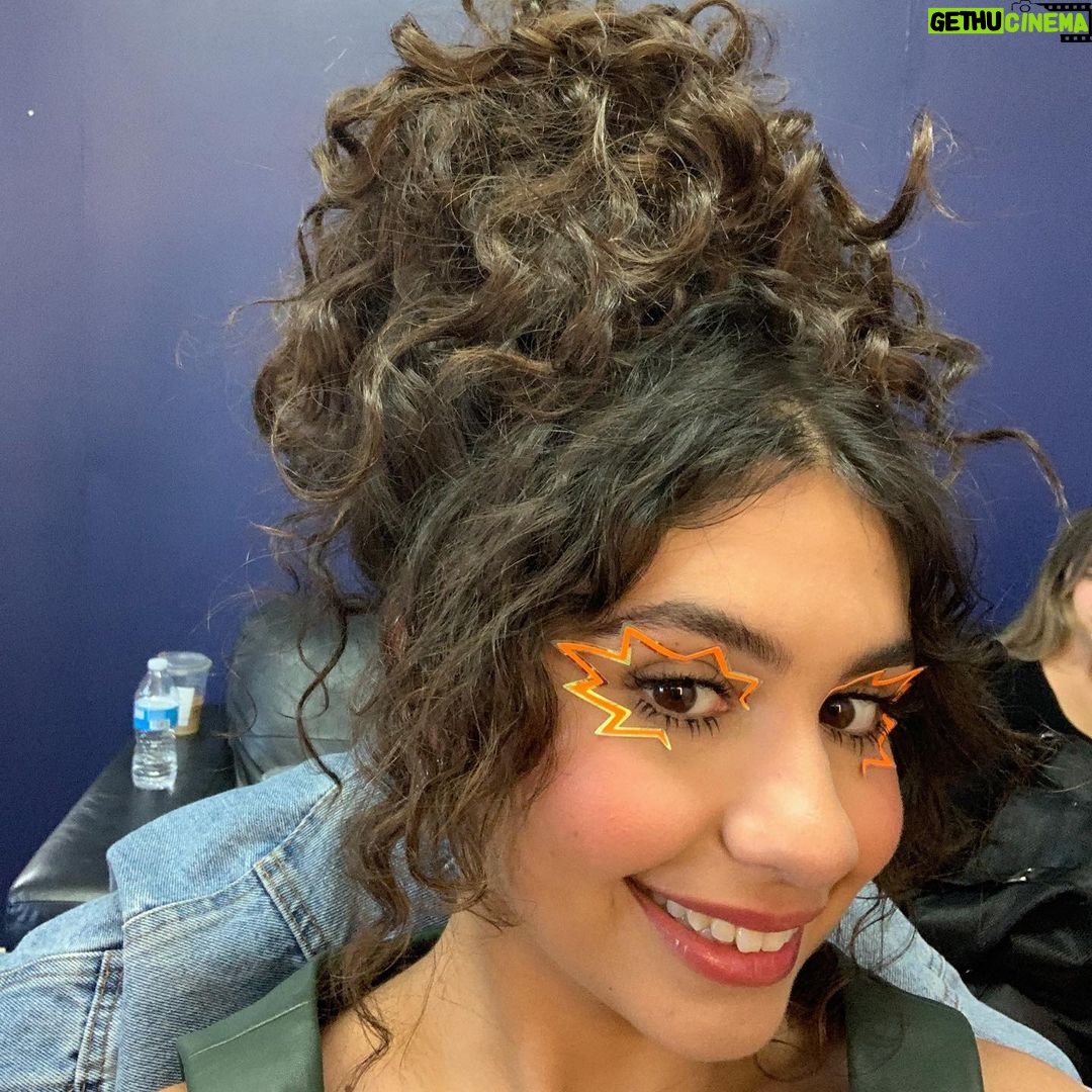 Alessia Cara Instagram - the many faces of sweet dream & shapeshifter ๐งก๐๐๐๐๐ป๐จ๐ปโจโ๏ธ happy 1 year to my first ITMT babies ๐งก๐๐๐๐๐ป๐จ๐ปโ๏ธโจ