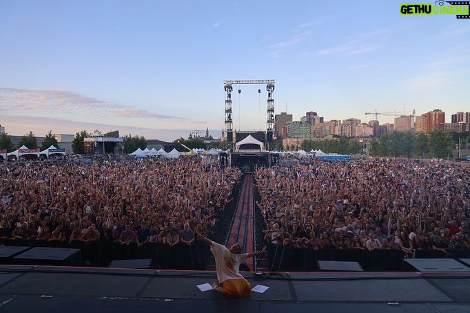 Alessia Cara Instagram - @ottawabluesfest thank you! 🧡