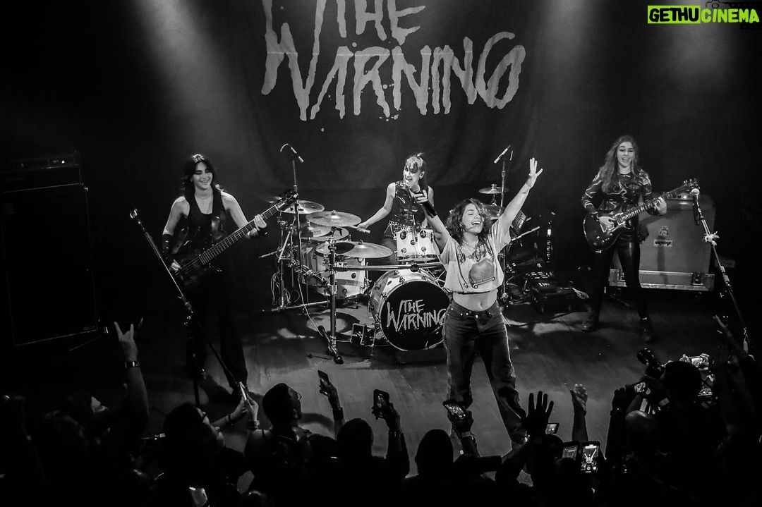 Alessia Cara Instagram - crowning myself the unofficial 4th @thewarningrockband member 🧡🧡🧡🧡 thanks for having me! my first rock gig let’s goooo
