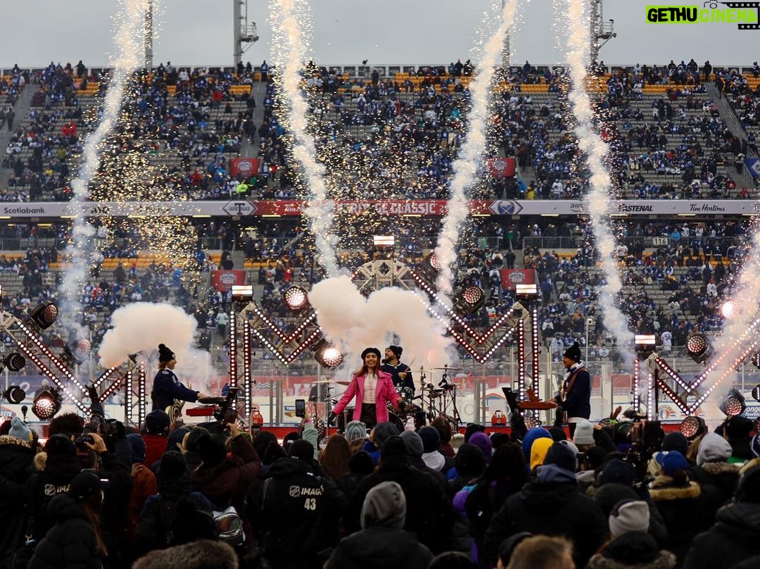Alessia Cara Instagram - @nhl heritage classic 🍁