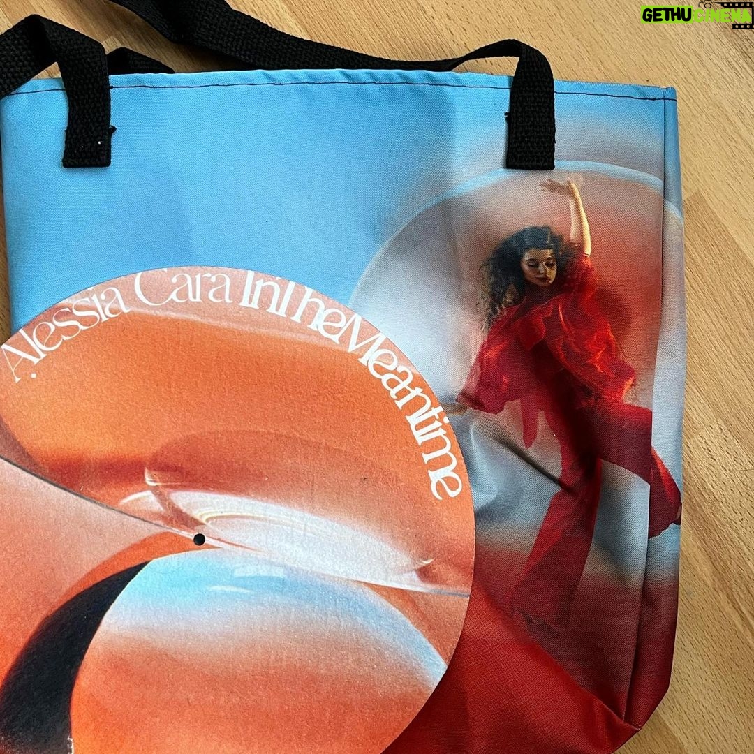 Alessia Cara Instagram - IN THE MEANTIME VINYLS AVAILABLE ON MY SITE ๐งก๐๐งก๐๐งก๐๐งก๐ FINALLY. cute tote bags and slip covers too. xx shop.alessiacara.com