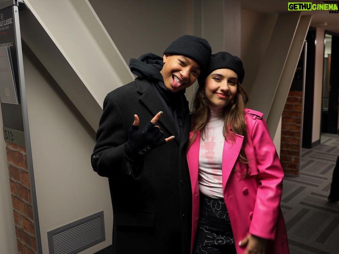 Alessia Cara Instagram - @nhl heritage classic 🍁
