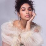 Alessia Cara Instagram - thank you @mood__magazine for having me🖤 full interview link in my story.
