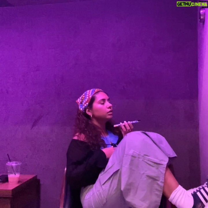 Alessia Cara Instagram - been putting down some thoughts & picking up new ones. see you soon, happy Juneee x