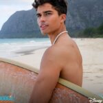 Alex Aiono Instagram - 2021 brought me so many blessings❤️ number one movie on Netflix WORLDWIDE, working with my favorite comedian, getting to be apart of 2 new amazing series, family memories, first class flights and state fairs with my love; the list goes on and on. I can’t help but think about all of the struggles and challenges we have all faced in one way or another this year, but as I prepare to bring in the new year with loved ones, I gotta say DAMN IM IN LOVE WITH THE WAY THAT IT PLAYED OUT❤️❤️❤️
