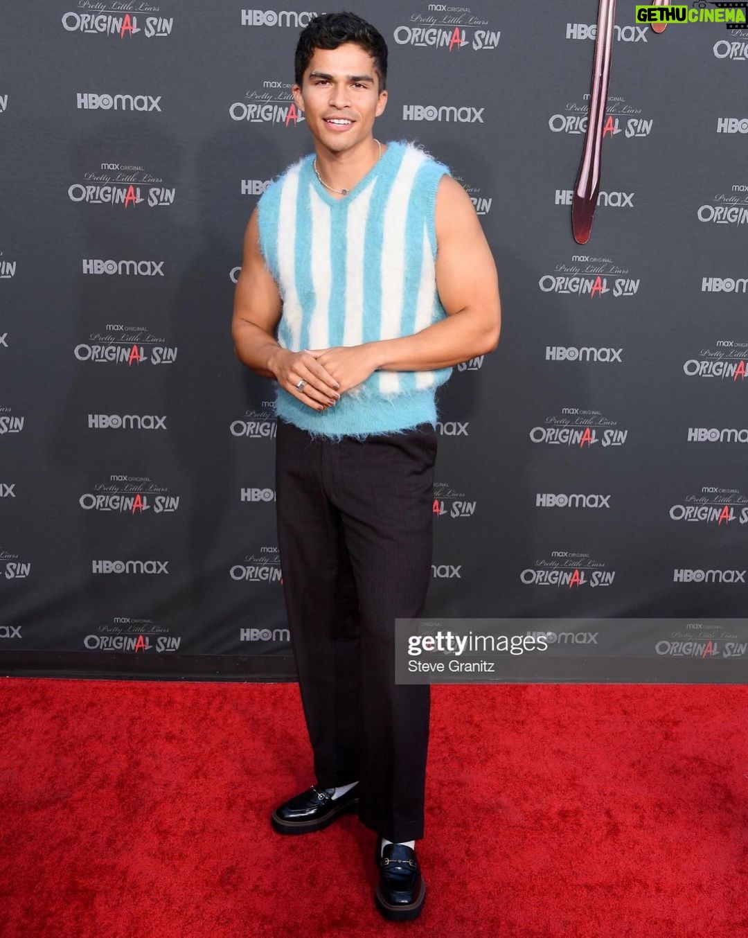 Alex Aiono Instagram - Pretty Little Liars: Original Sin premiere (your POV)🩸 #bloodyredcarpetevent styled by the incredible @sid.lew ✨