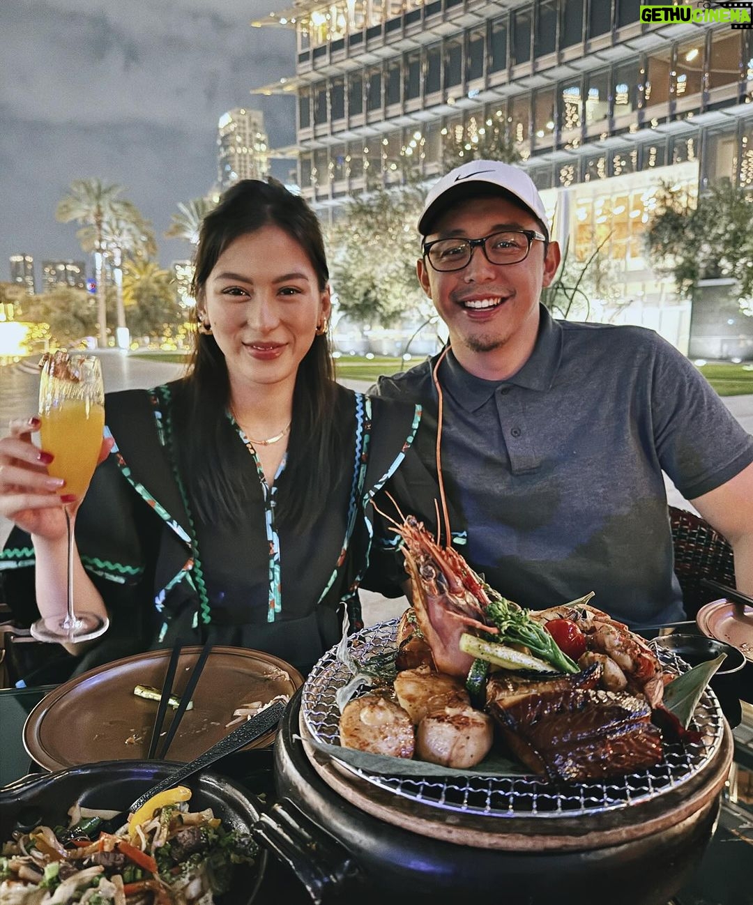 Alex Gonzaga Instagram - Bring your husband to the best places you’ve been. We always have the best meal and view here. Thank you to our kababayans too! At shoutout sayo pareng Georgio salamat sa pa-dinner, the best ka! @armanihashi