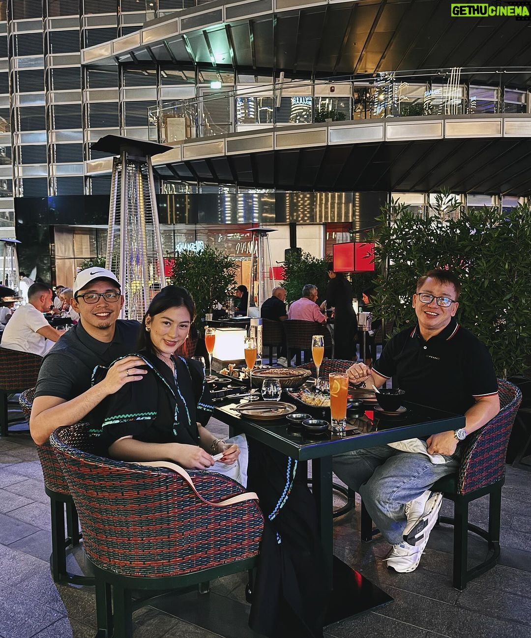 Alex Gonzaga Instagram - Bring your husband to the best places you’ve been. We always have the best meal and view here. Thank you to our kababayans too! At shoutout sayo pareng Georgio salamat sa pa-dinner, the best ka! @armanihashi