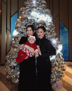 Alex Gonzaga Instagram - HAPPY NEW YEAR!! Sa sobra saya we didn’t get to have a family picture! 😭