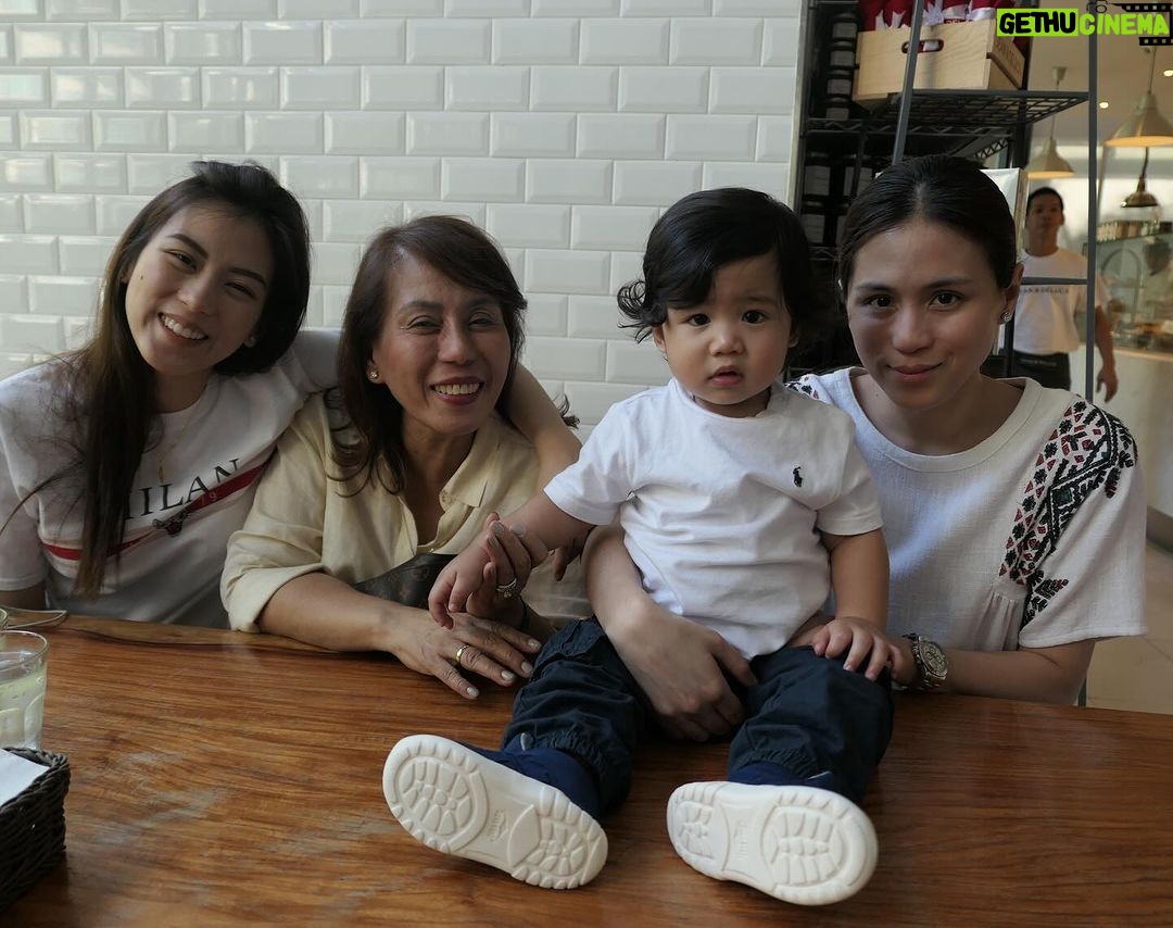 Alex Gonzaga Instagram - Throwback to when Seve was our only baby!! 😁