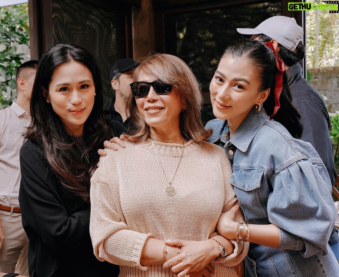 Alex Gonzaga Instagram - To the two women i look up to the most, happy women’s day to my mommy and ate! You rock gurls!! Love you🤘🏼