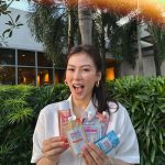 Alex Gonzaga Instagram – Skin glow up but make it affordable! Sakto sa 11.11 sale! 5 products in 1 package na 😱Thanks to @snailwhitephils’ NEW Ultra Glow Snail Serum and All-In-One Snail Cream are powered with Snail Slime, a miracle ingredient that can give you visibly smooth, radiant, and bouncy skin! Ito na yung sign niyo to make a great skinvestment with #AffordaGlow prices ✨

Get the NEW Glow Up Snail Starter Kit for just P799 this 11.11! Available on Shopee kaya add to cart na 🛒 #GlowHoliday #SNAILWHITE