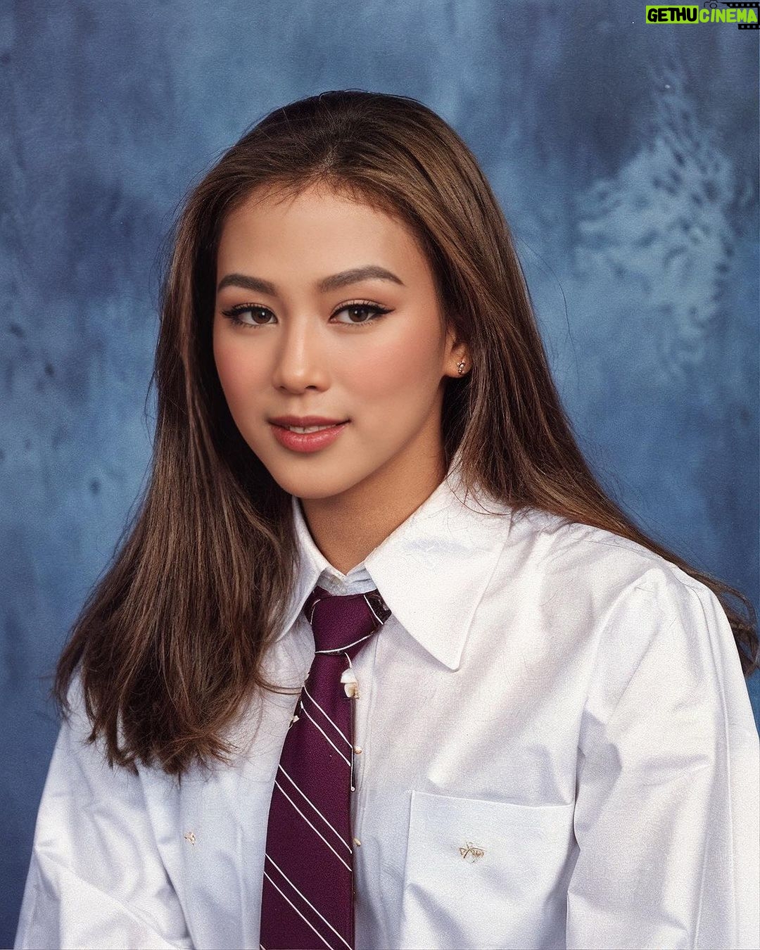 Alex Gonzaga Instagram - Sana nung naggraduate ako may Ai na dahil talagang na-edit ko sana ng malala pictures ko. Sa halagang 299 pesos am-girl dating ko 😂 Catherine Gonzaga, 2005 A simple and yet sweet girl with an extraordinary dream. “i’ll miss my pals and buddies. See you in LA holla”