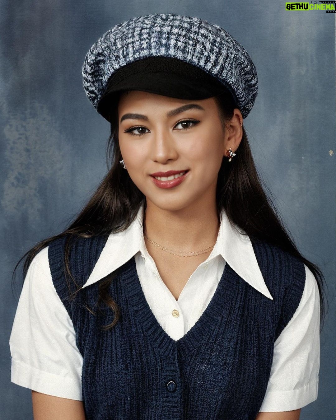 Alex Gonzaga Instagram - Sana nung naggraduate ako may Ai na dahil talagang na-edit ko sana ng malala pictures ko. Sa halagang 299 pesos am-girl dating ko 😂 Catherine Gonzaga, 2005 A simple and yet sweet girl with an extraordinary dream. “i’ll miss my pals and buddies. See you in LA holla”