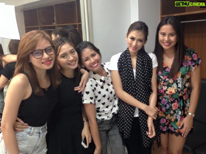 Alex Gonzaga Instagram - Youth!!! My best friends for almost 20 years. Nakita nila ko sa lahat ng phase ng buhay ko but nung inaya ko sila sa Tanay kami muntik magkahiwalay 😂 #Linkinmybio
